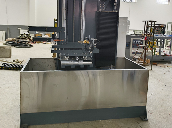 定制(zhì)淬火(huǒ)機(jī)床