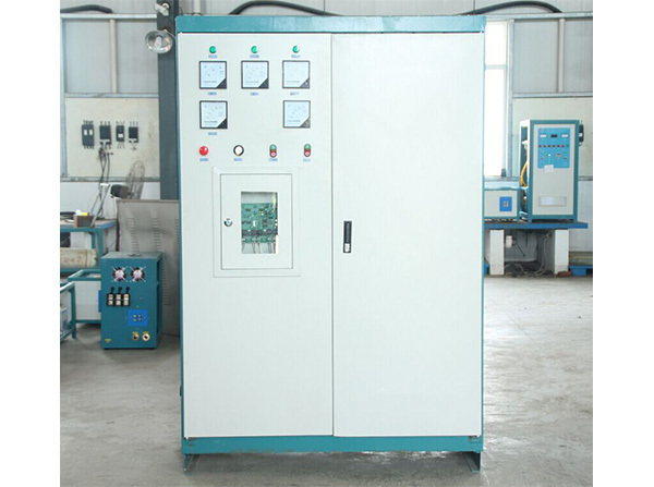 中頻(pín)熔煉爐水(shuǐ)冷(lěng)電(diàn)纜的(de)維護